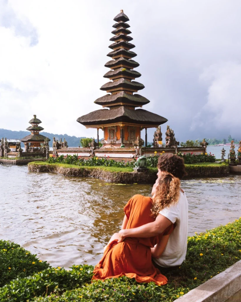 Ulun Danu Beratan Temple Couple