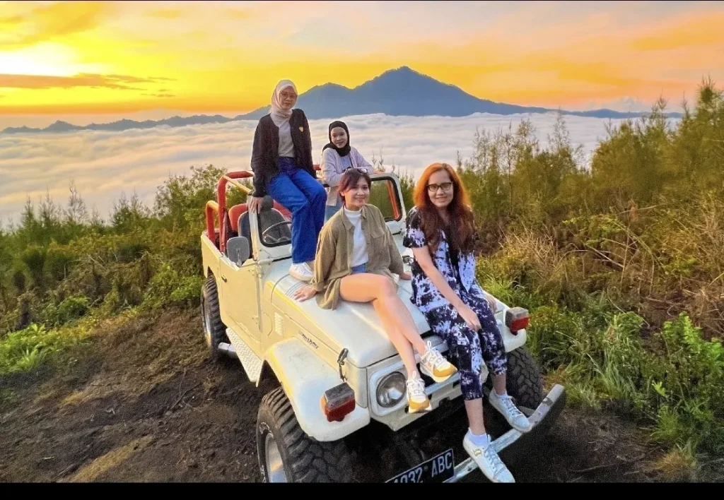 mount batur 4wd jeep sunrise with natural hot spring jMFEl