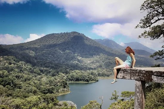 twin lake view tamblingan